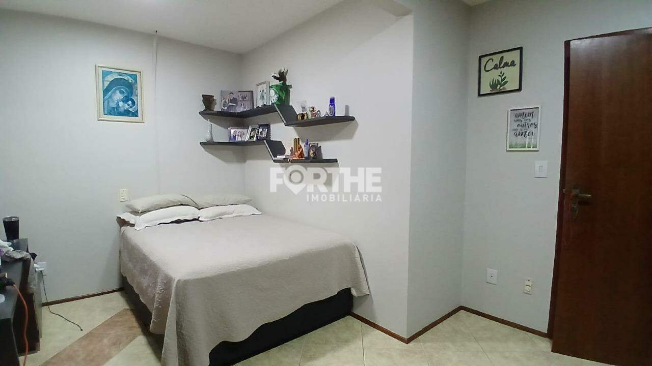 Sobrado à venda no Recanto Tropical: 