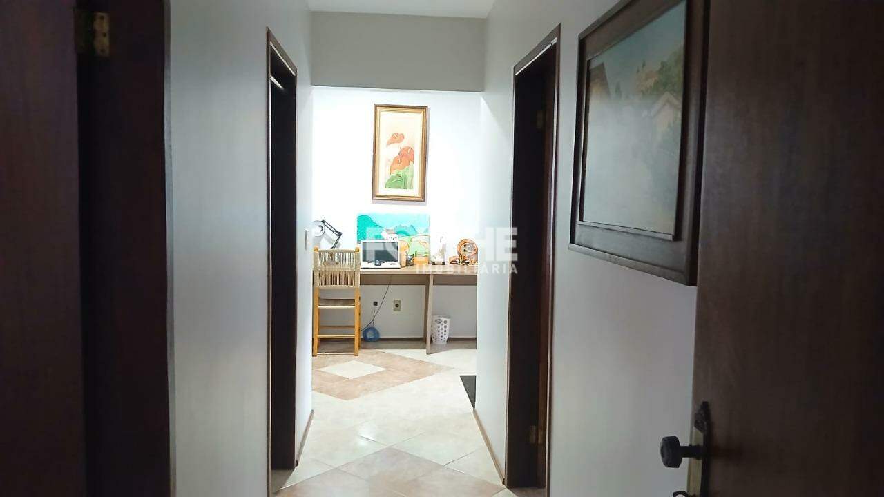 Sobrado à venda no Recanto Tropical: 