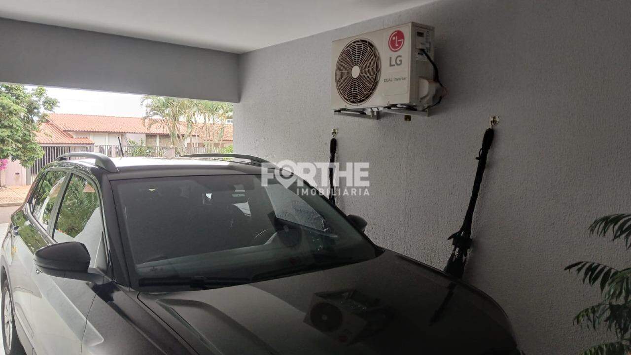 Sobrado à venda no Recanto Tropical: 