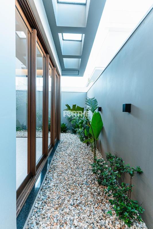 Sobrado em condomínio à venda no FAG: