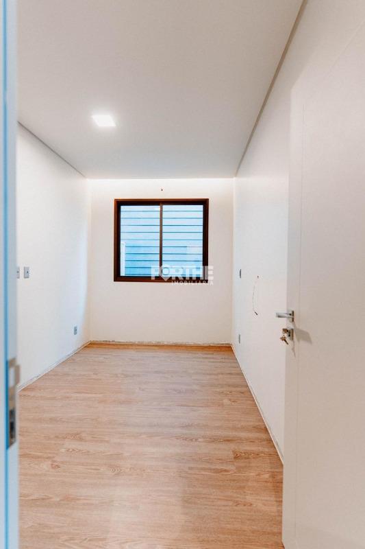 Sobrado em condomínio à venda no FAG: