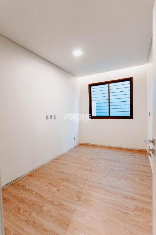 Sobrado em condomínio à venda no FAG: