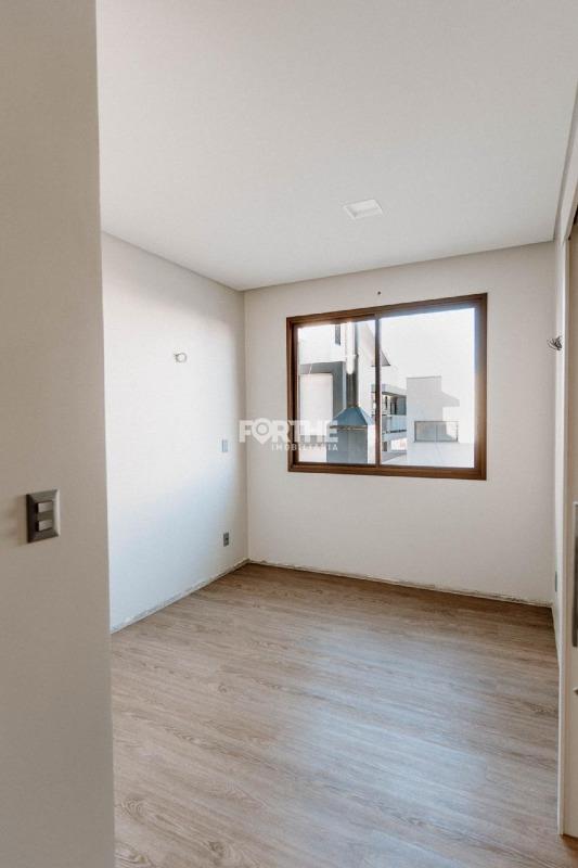 Sobrado em condomínio à venda no FAG: