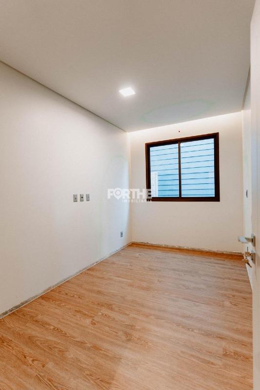 Sobrado em condomínio à venda no FAG: