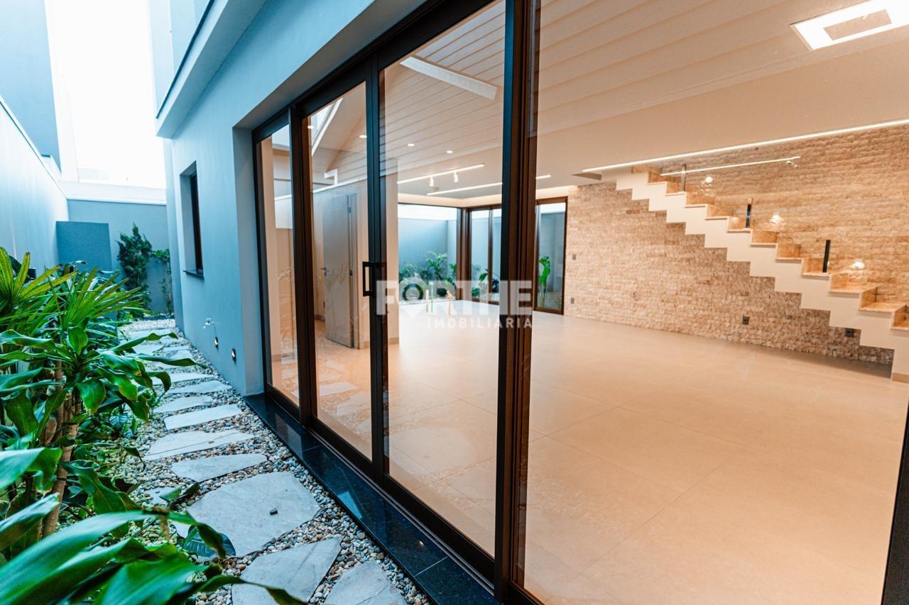 Sobrado em condomínio à venda no FAG: