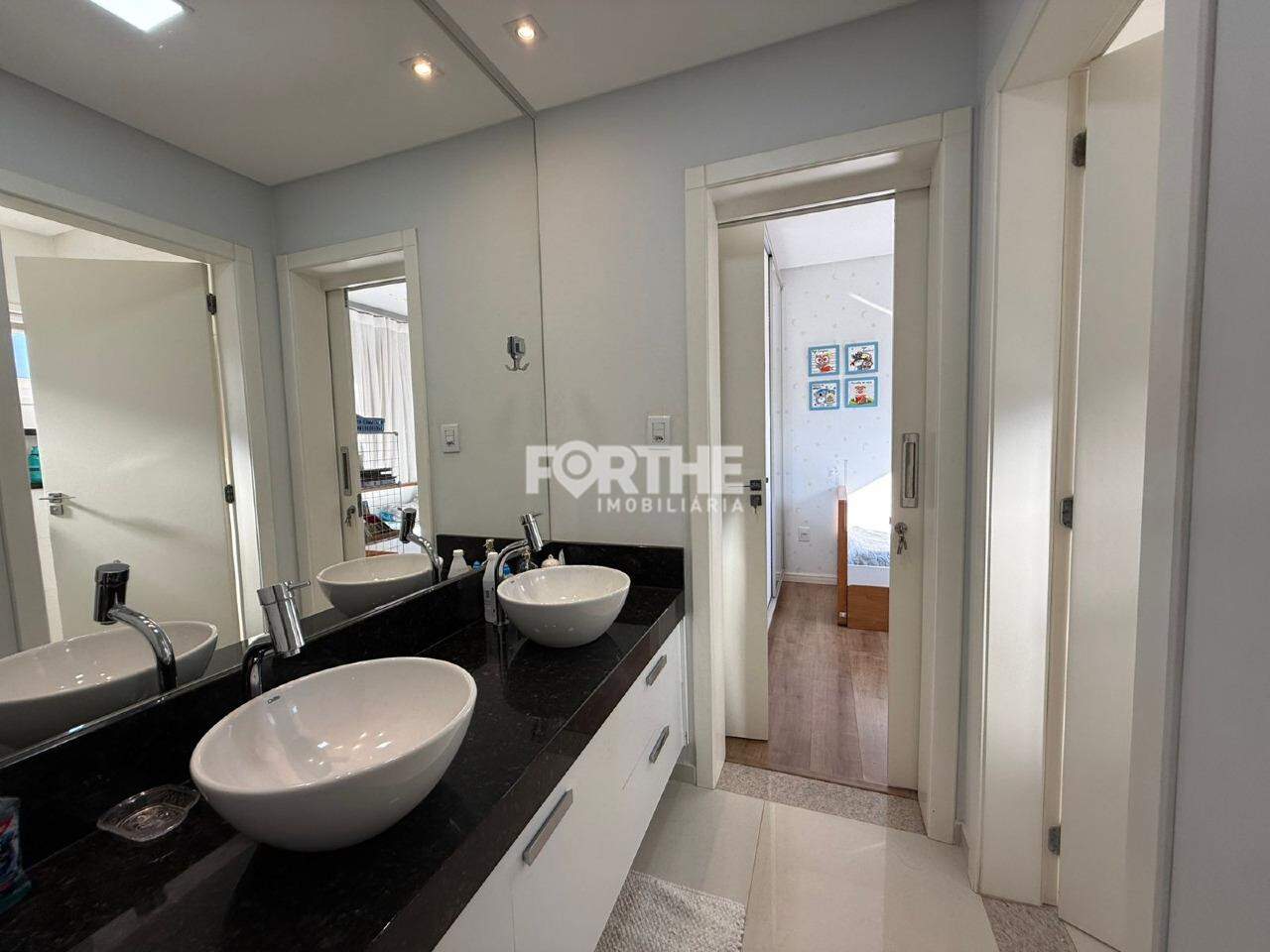 Sobrado em condomínio à venda no Alto Alegre: Banheiro demisuíte