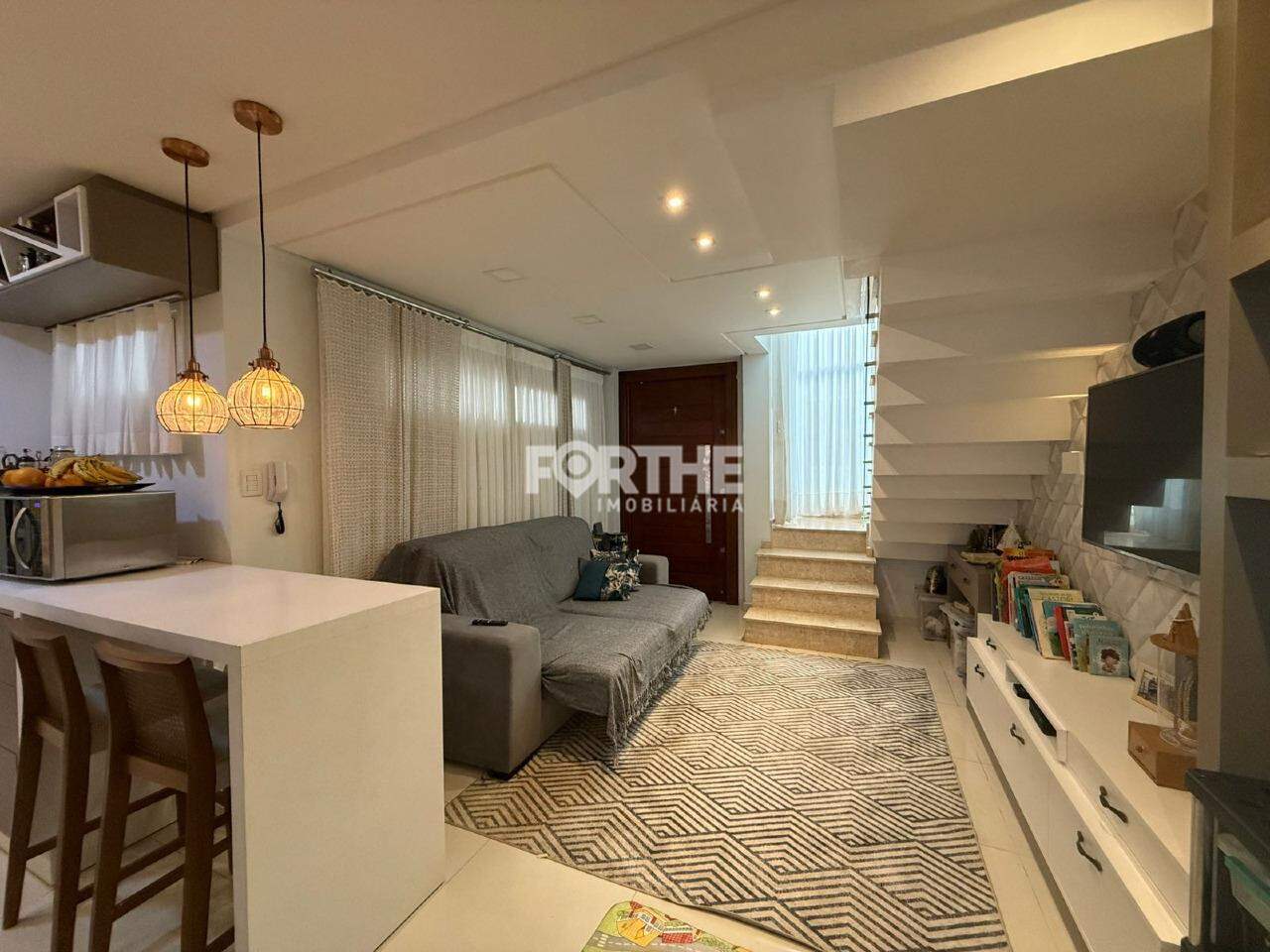 Sobrado em condomínio à venda no Alto Alegre: Sala de estar