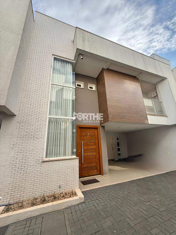 Sobrado em condomínio à venda no Alto Alegre: 