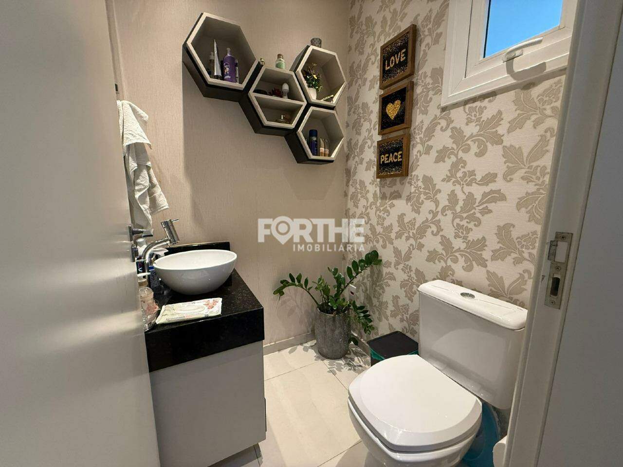 Sobrado em condomínio à venda no Alto Alegre: Lavabo