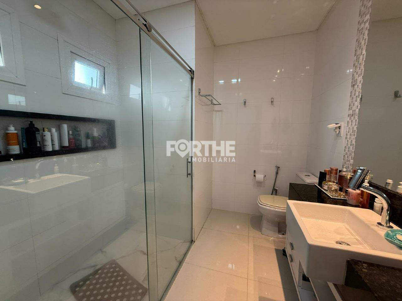 Sobrado em condomínio à venda no Alto Alegre: Banheiro/suíte