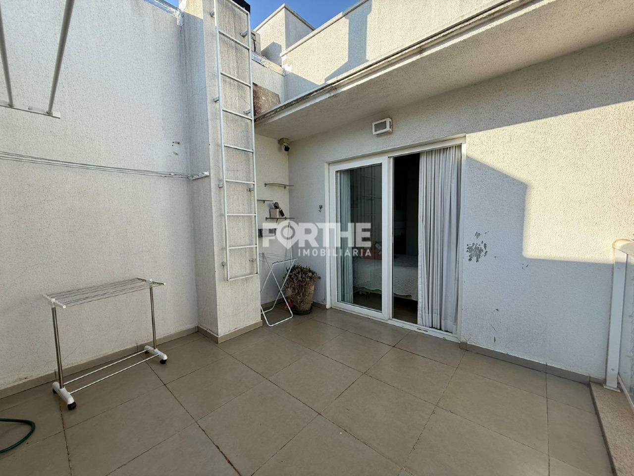 Sobrado em condomínio à venda no Alto Alegre: sacada/demisuíte