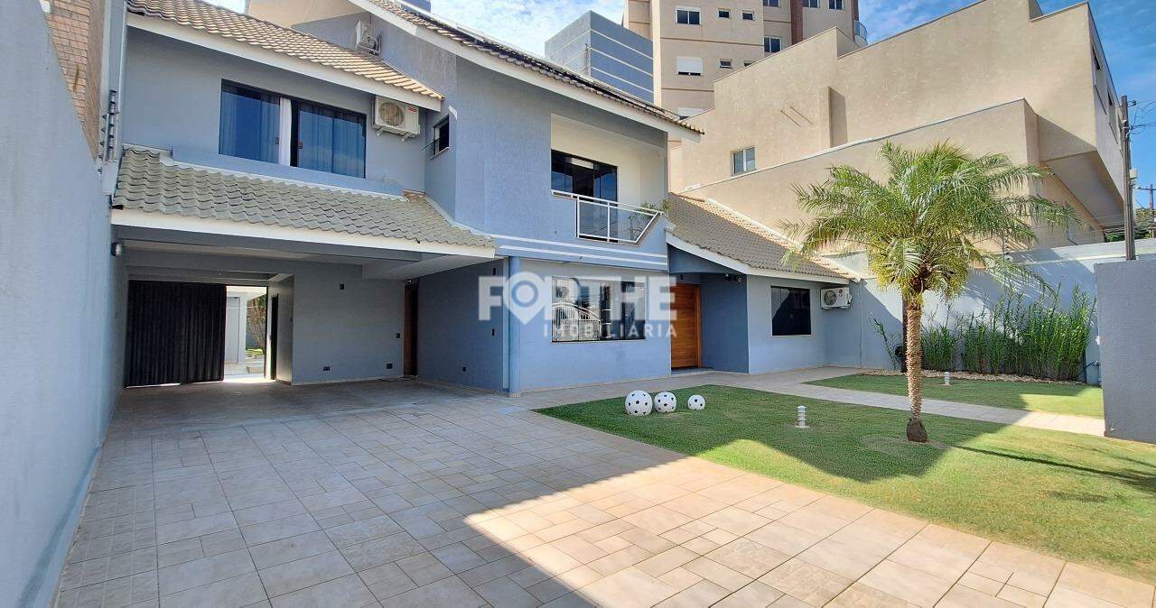 Sobrado à venda no Centro: 