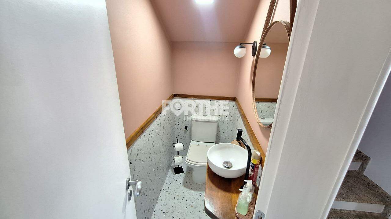 Sobrado à venda no Centro: 