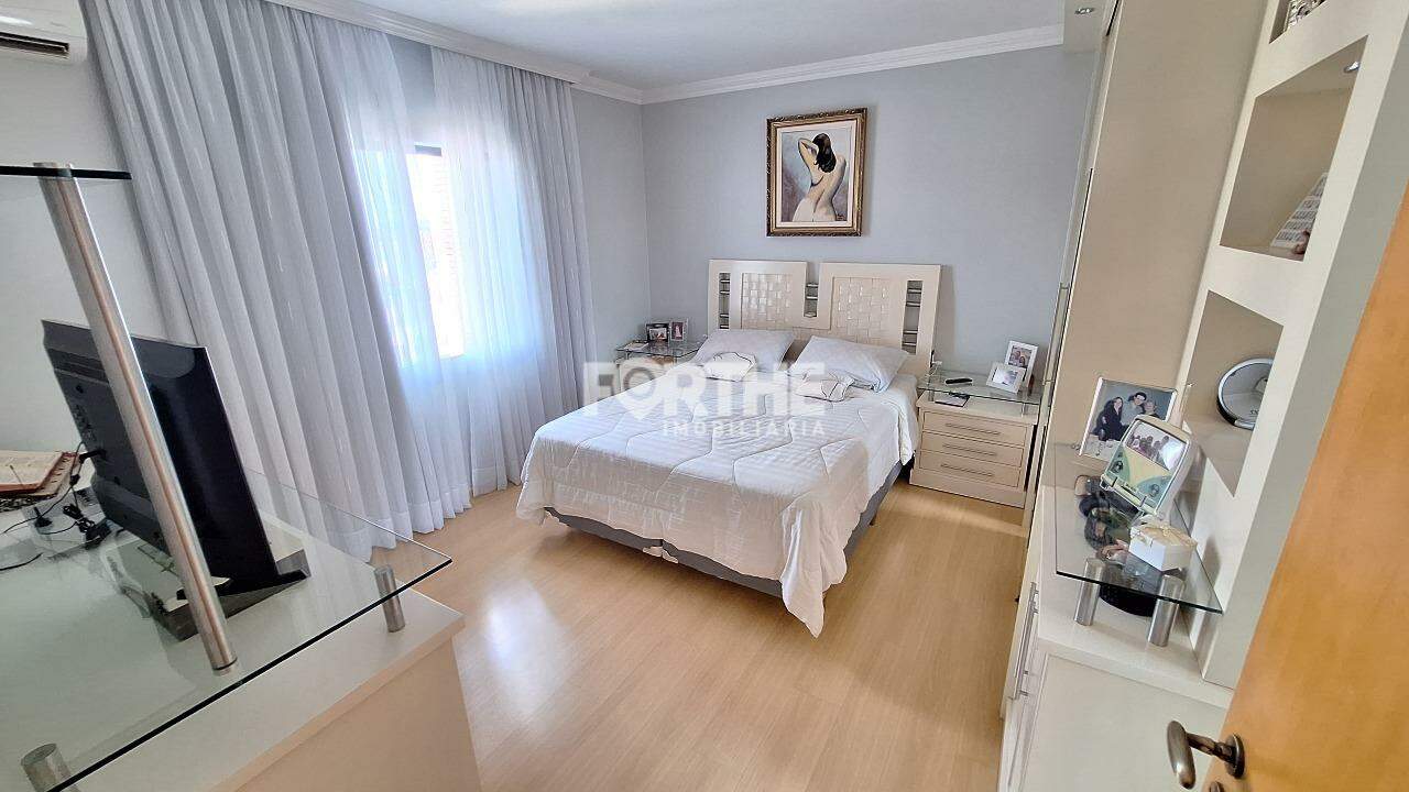 Sobrado à venda no Centro: 