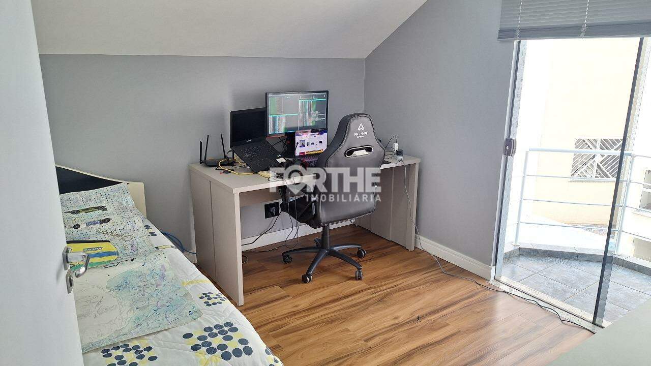 Sobrado à venda no Centro: 