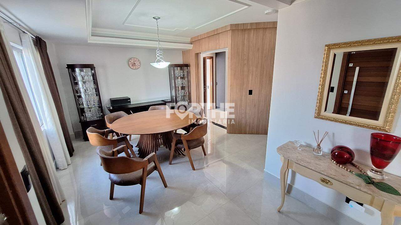 Sobrado à venda no Centro: 