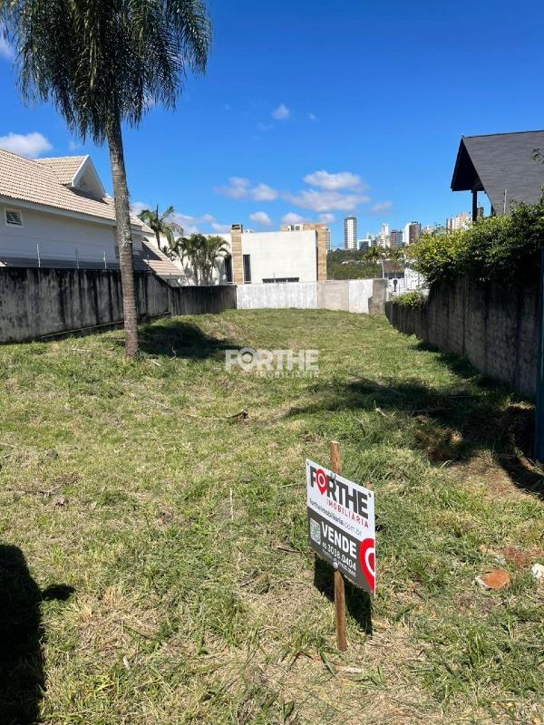 Terreno à venda no Country: 