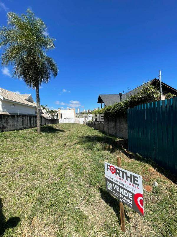 Terreno à venda no Country: 