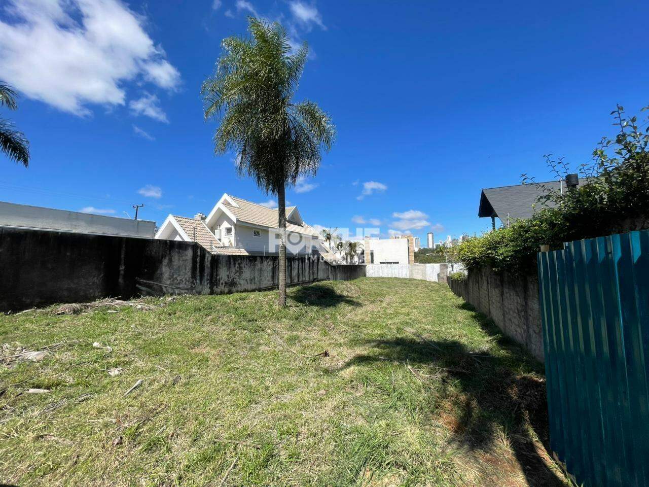 Terreno à venda no Country: 