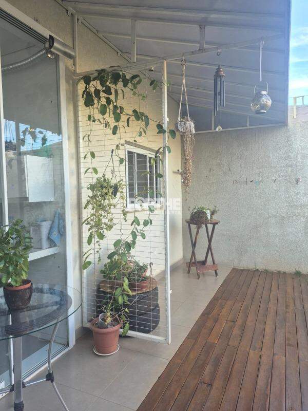 Sobrado à venda no Recanto Tropical III: 