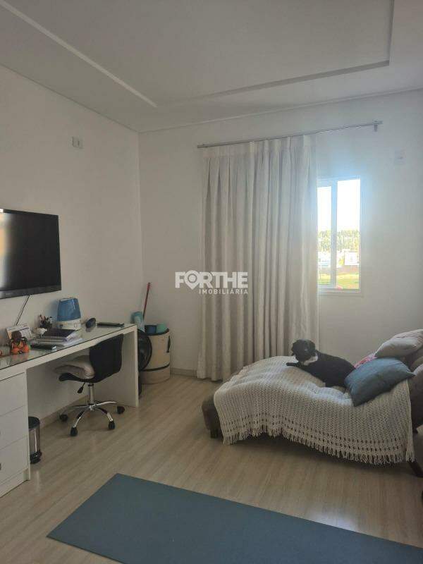 Sobrado à venda no Recanto Tropical III: 