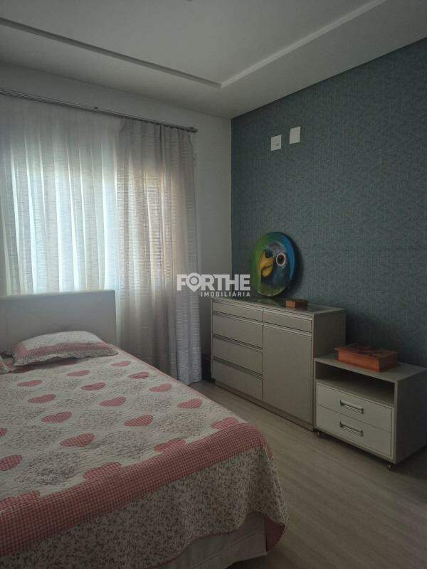 Sobrado à venda no Recanto Tropical III: 