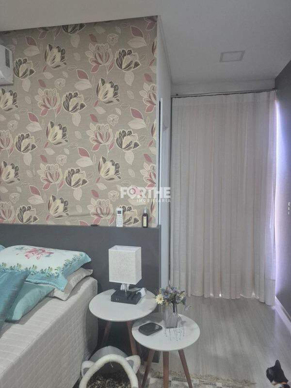 Sobrado à venda no Recanto Tropical III: 