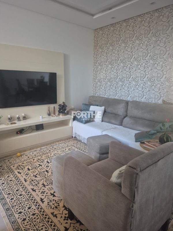 Sobrado à venda no Recanto Tropical III: 