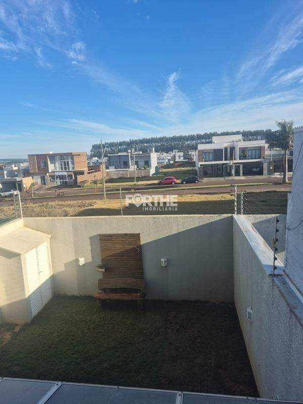 Sobrado à venda no Recanto Tropical III: 