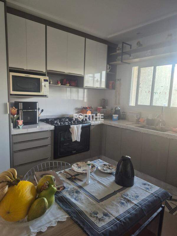 Sobrado à venda no Recanto Tropical III: 