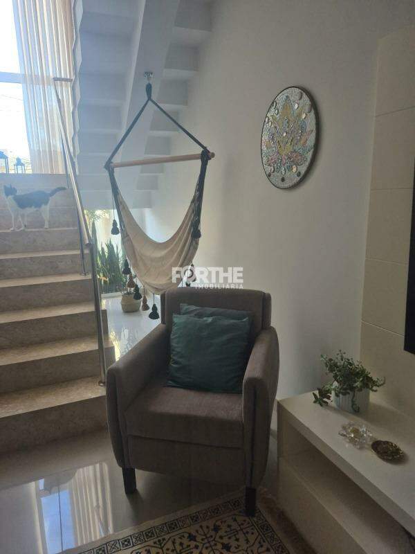 Sobrado à venda no Recanto Tropical III: 