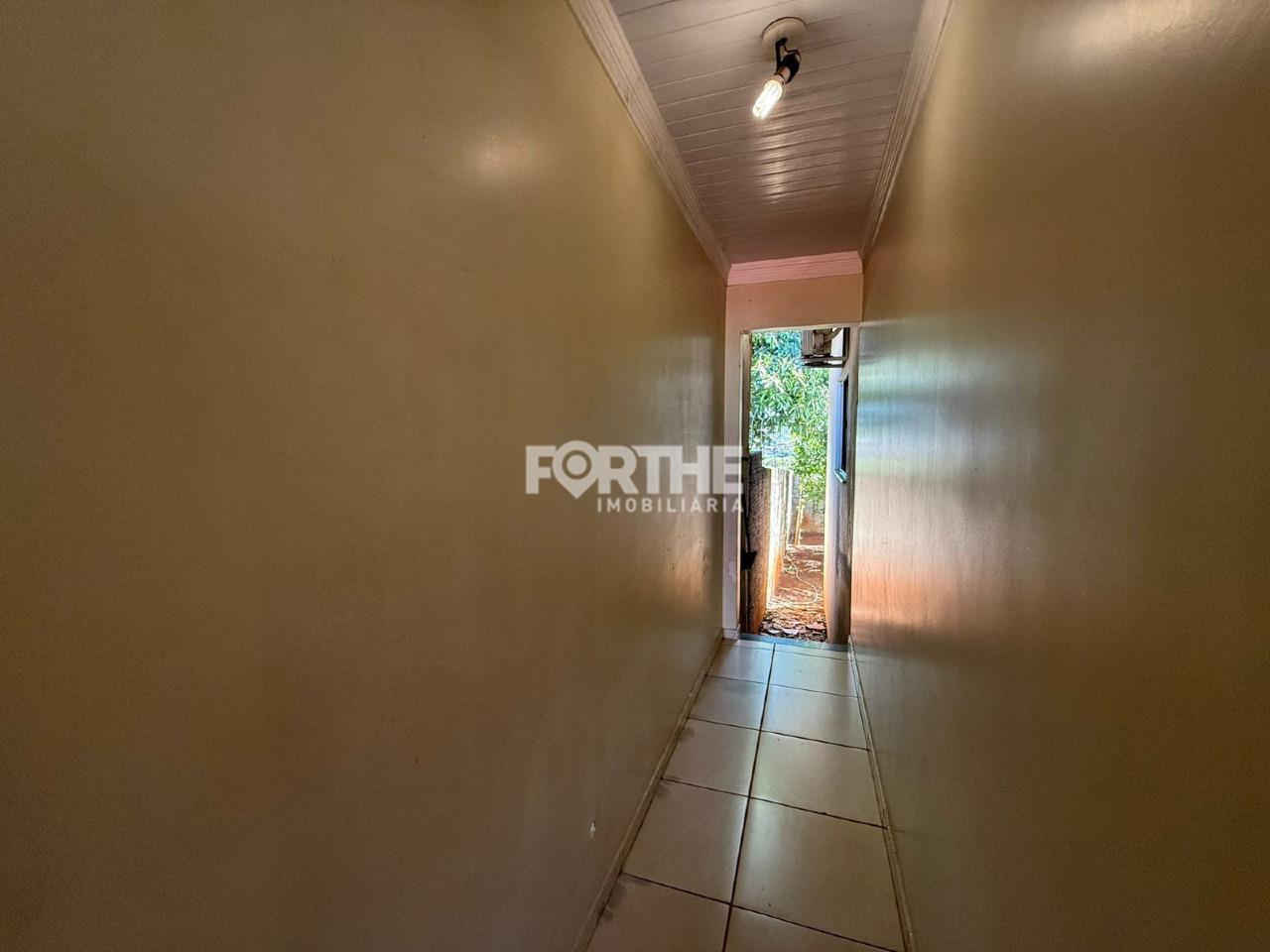 Casa à venda no Neva: Passagem lateral para os fundos