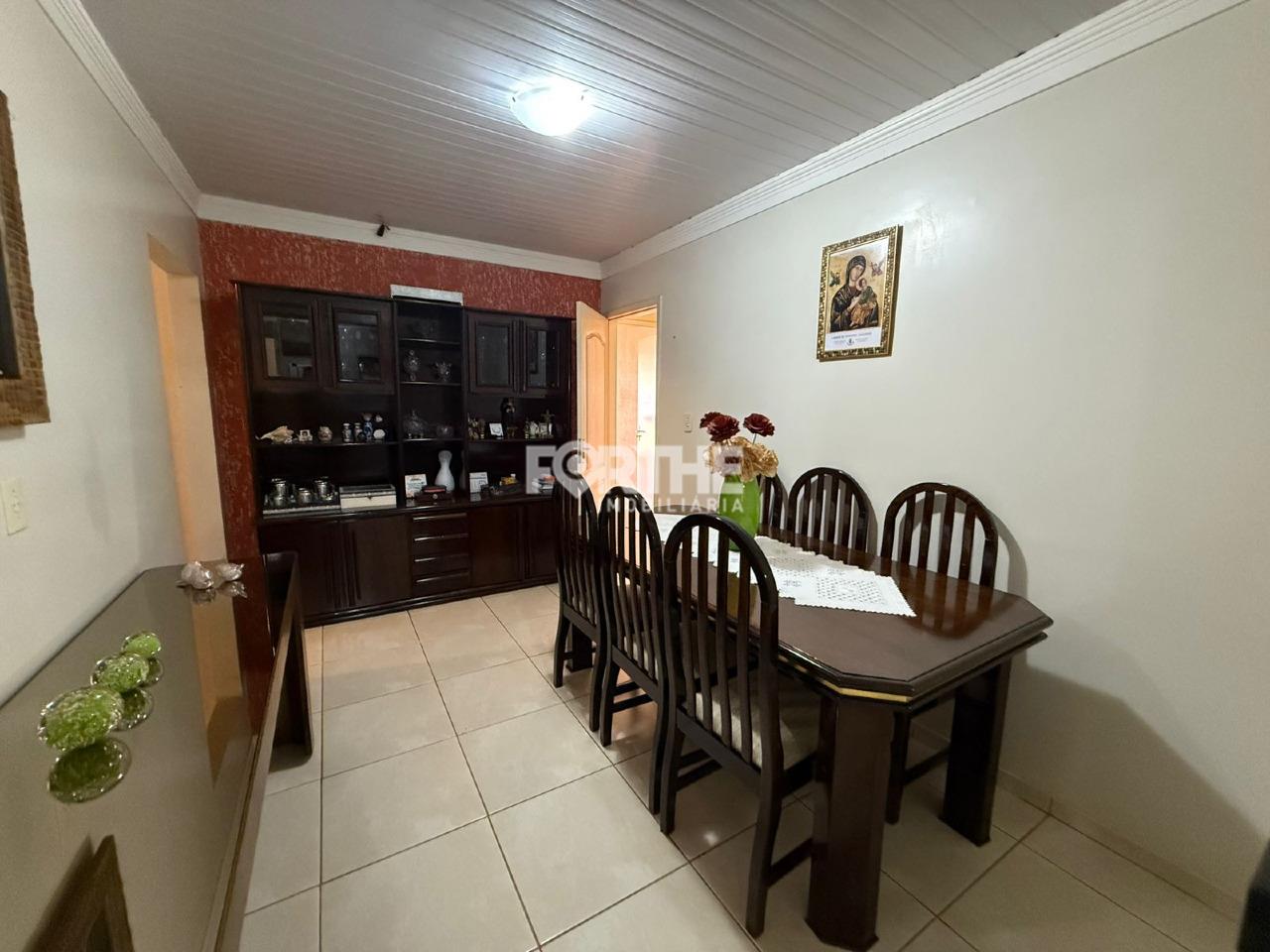 Casa à venda no Neva: Sala de jantar