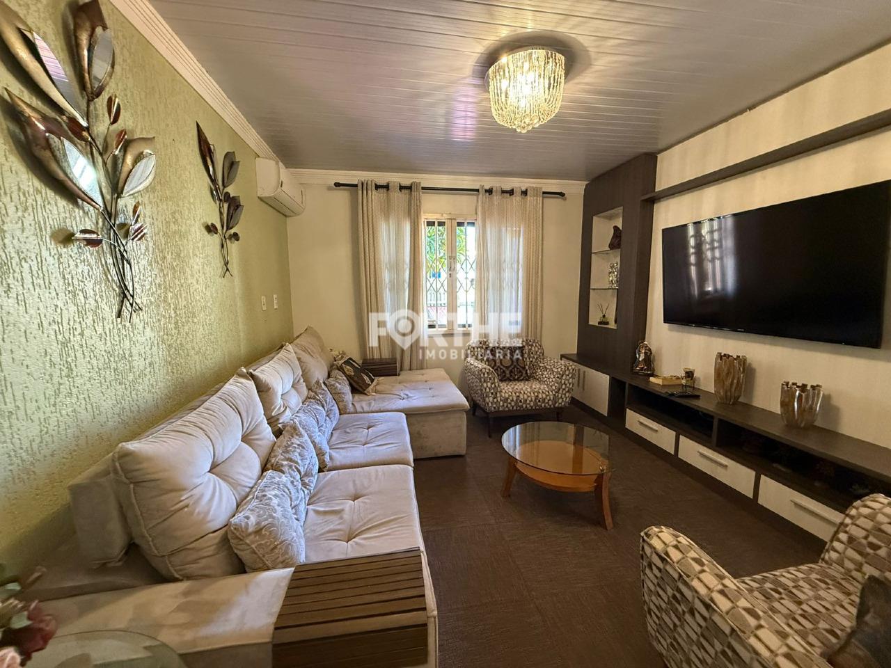 Casa à venda no Neva: Sala de estar