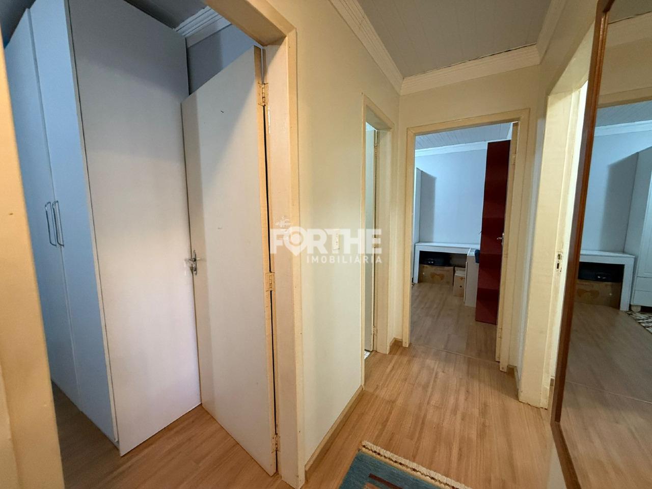 Casa à venda no Neva: acesso aos quartos