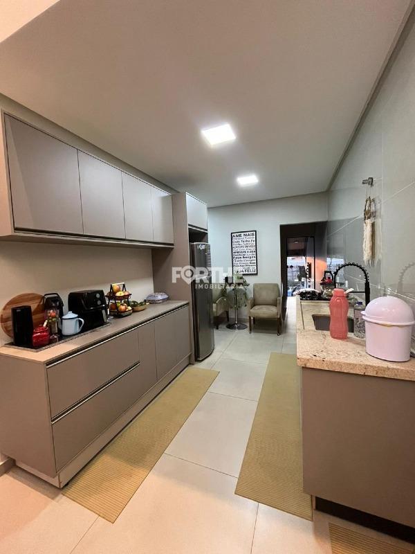 Casa à venda no Esmeralda: 