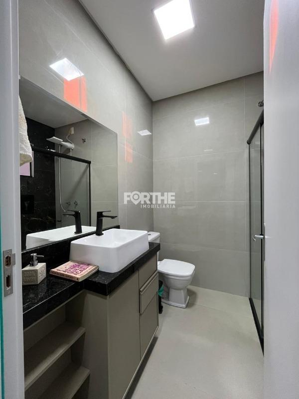 Casa à venda no Esmeralda: 