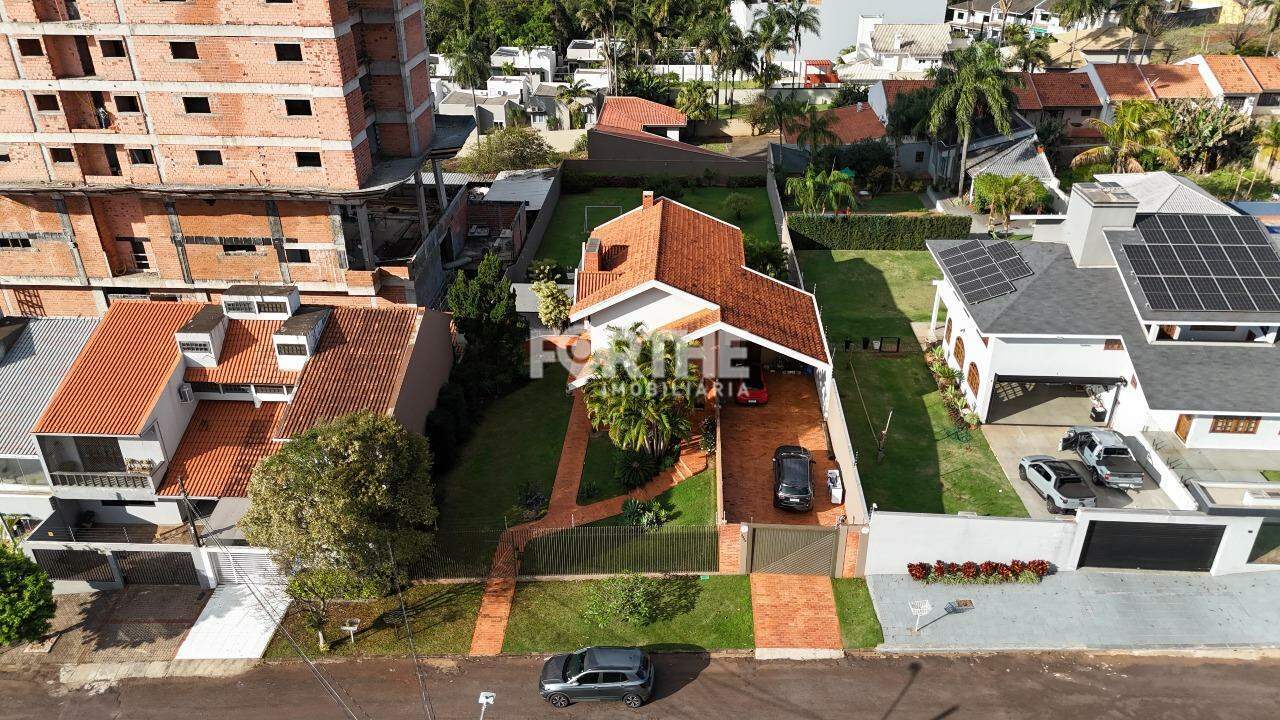 Casa 3 Dormitórios Country 240m²