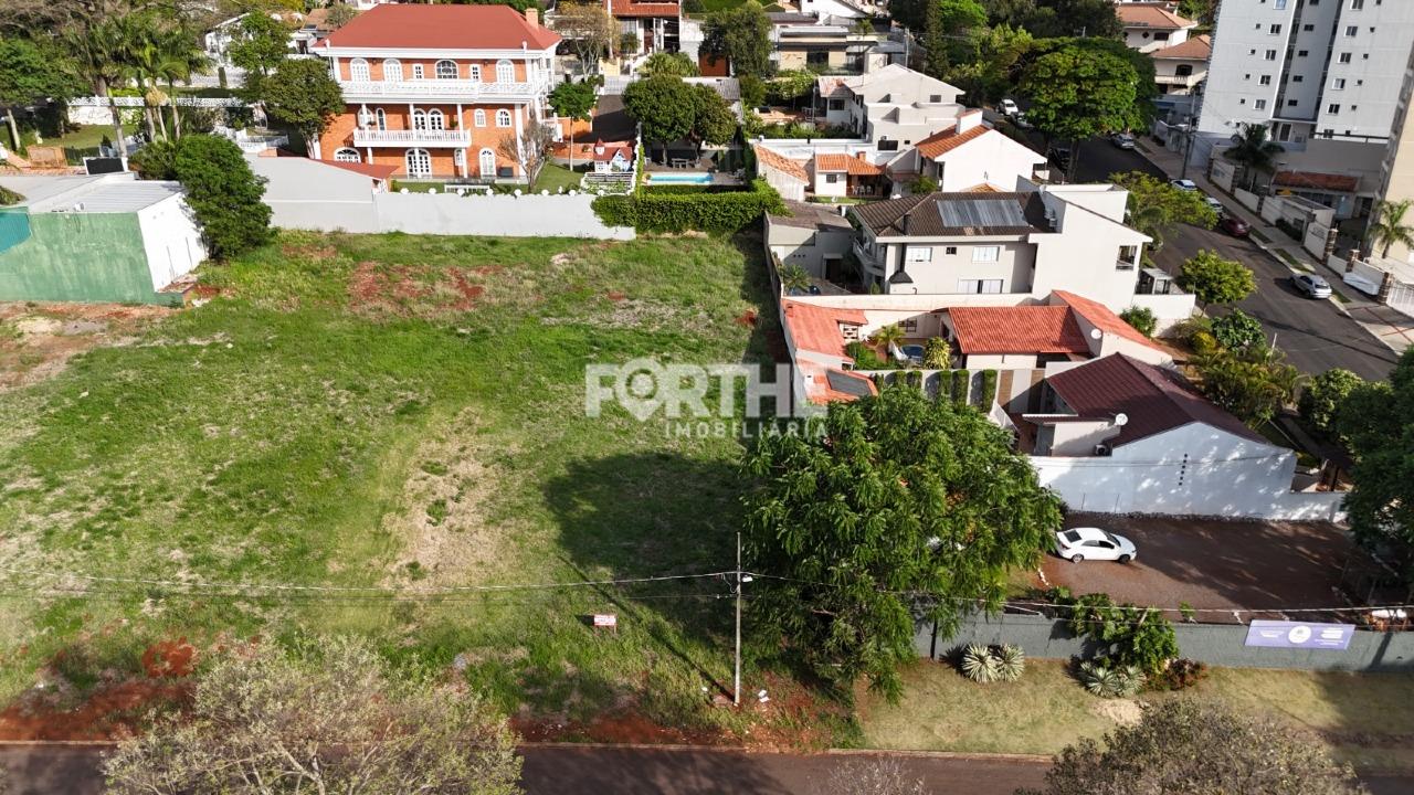 Terreno à venda no Country: 