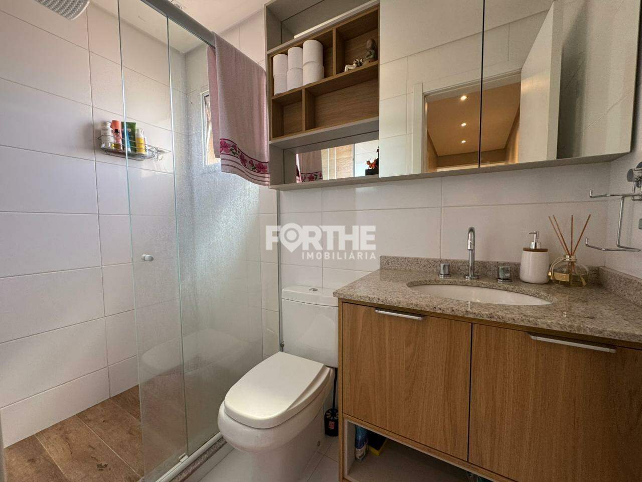 Apartamento à venda no Coqueiral: 