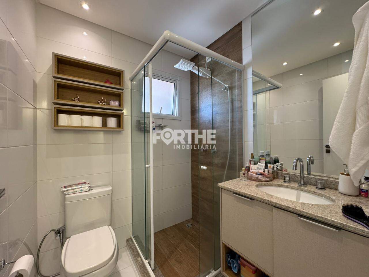 Apartamento à venda no Coqueiral: 