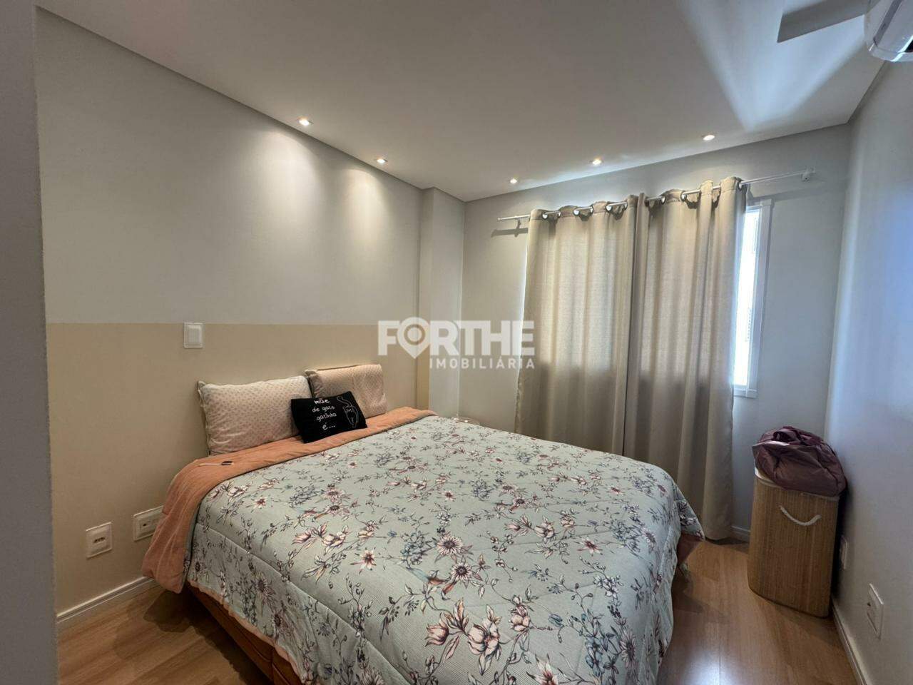 Apartamento à venda no Coqueiral: 