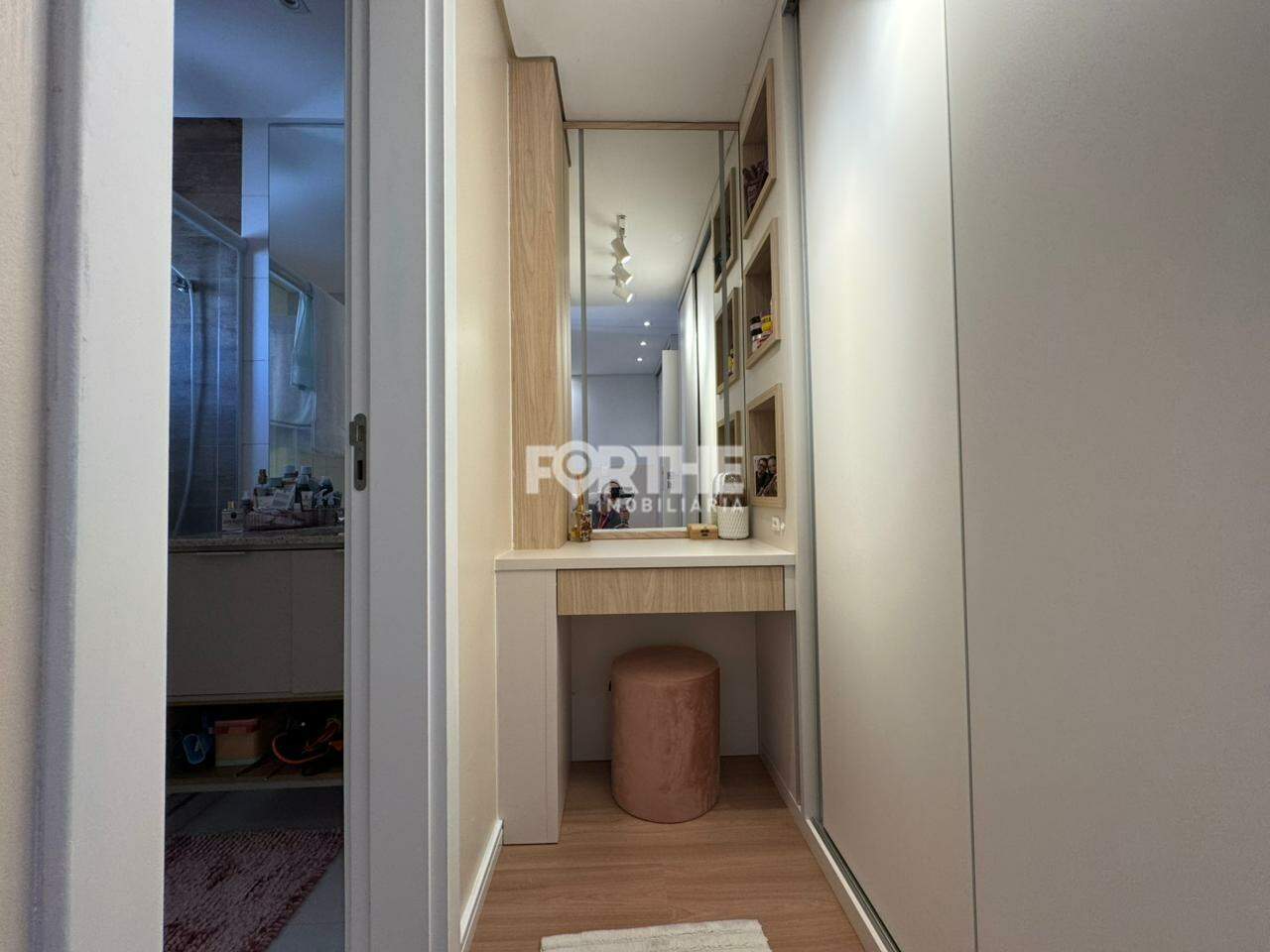 Apartamento à venda no Coqueiral: 