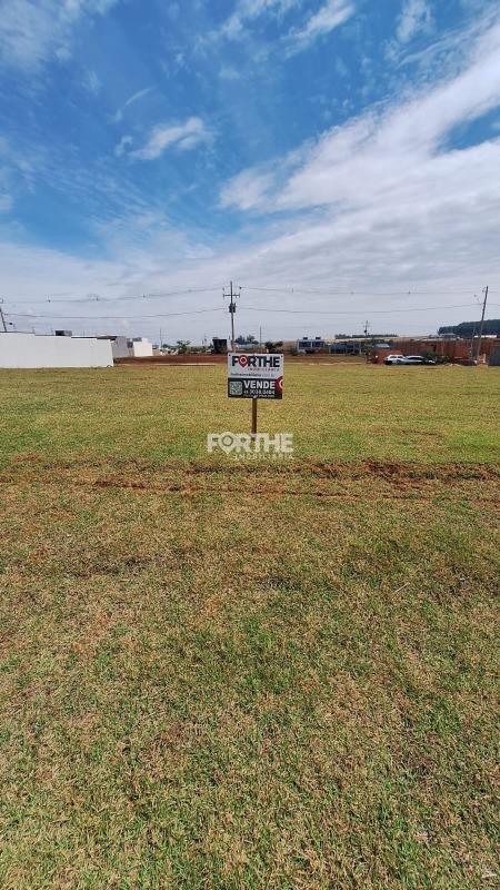 Terreno à venda no Recanto Tropical IV: 