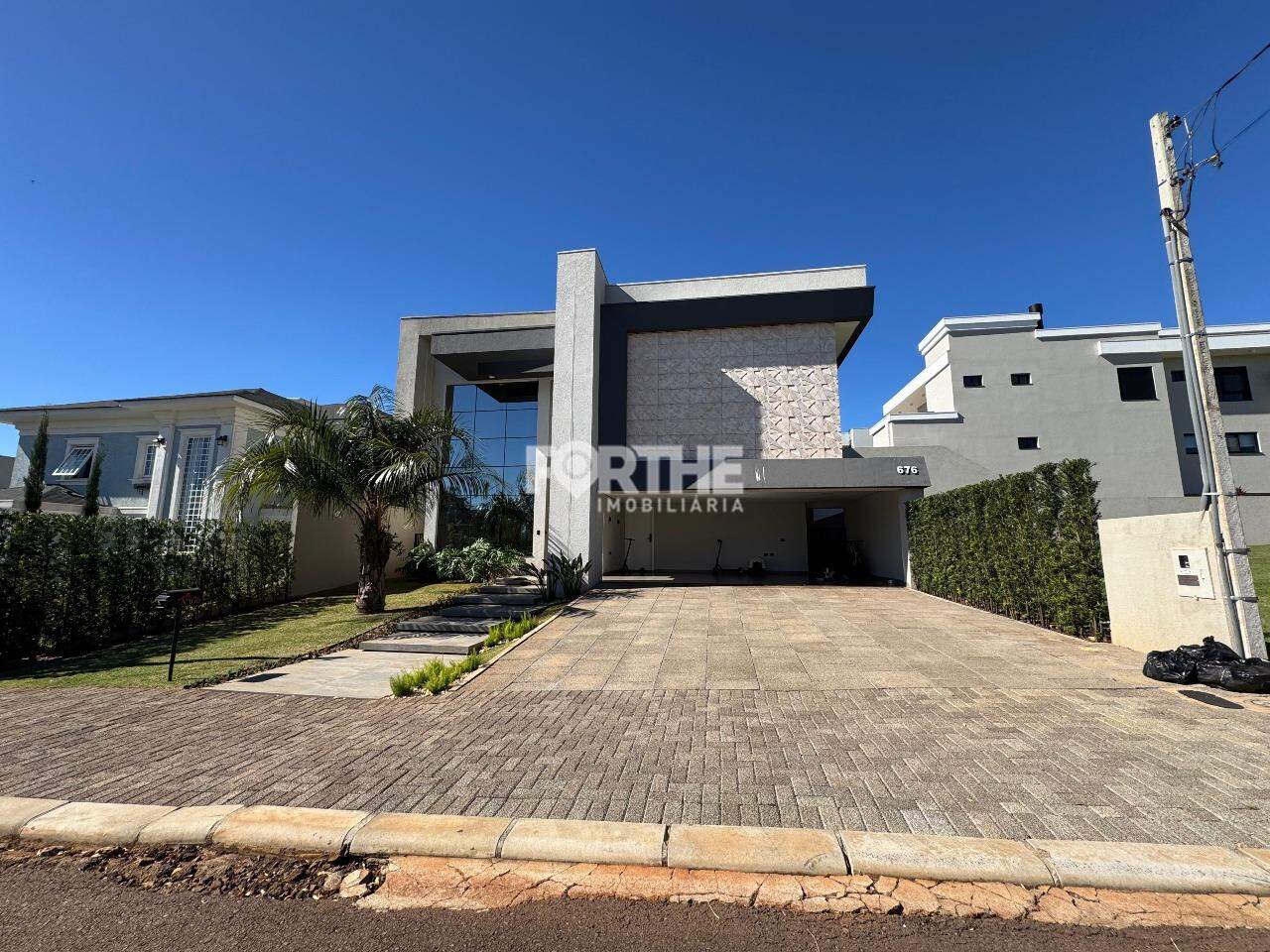 Sobrado em condomínio à venda no FAG: 