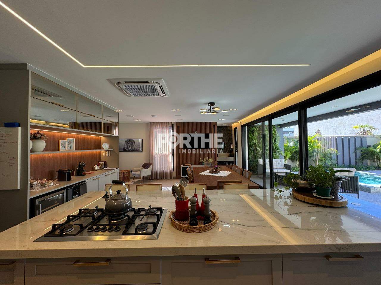 Sobrado em condomínio à venda no FAG: 