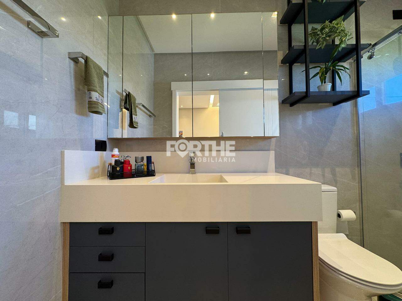 Sobrado em condomínio à venda no FAG: 