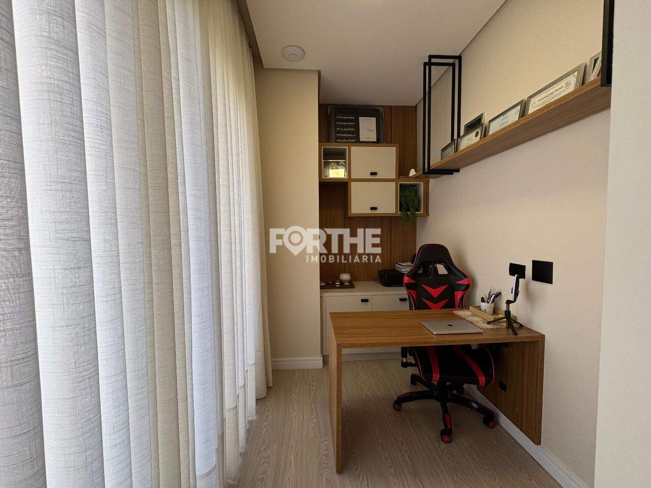 Sobrado em condomínio à venda no FAG: 