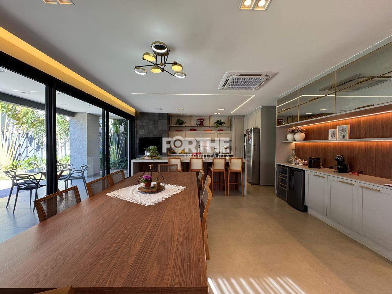 Sobrado em condomínio à venda no FAG: 