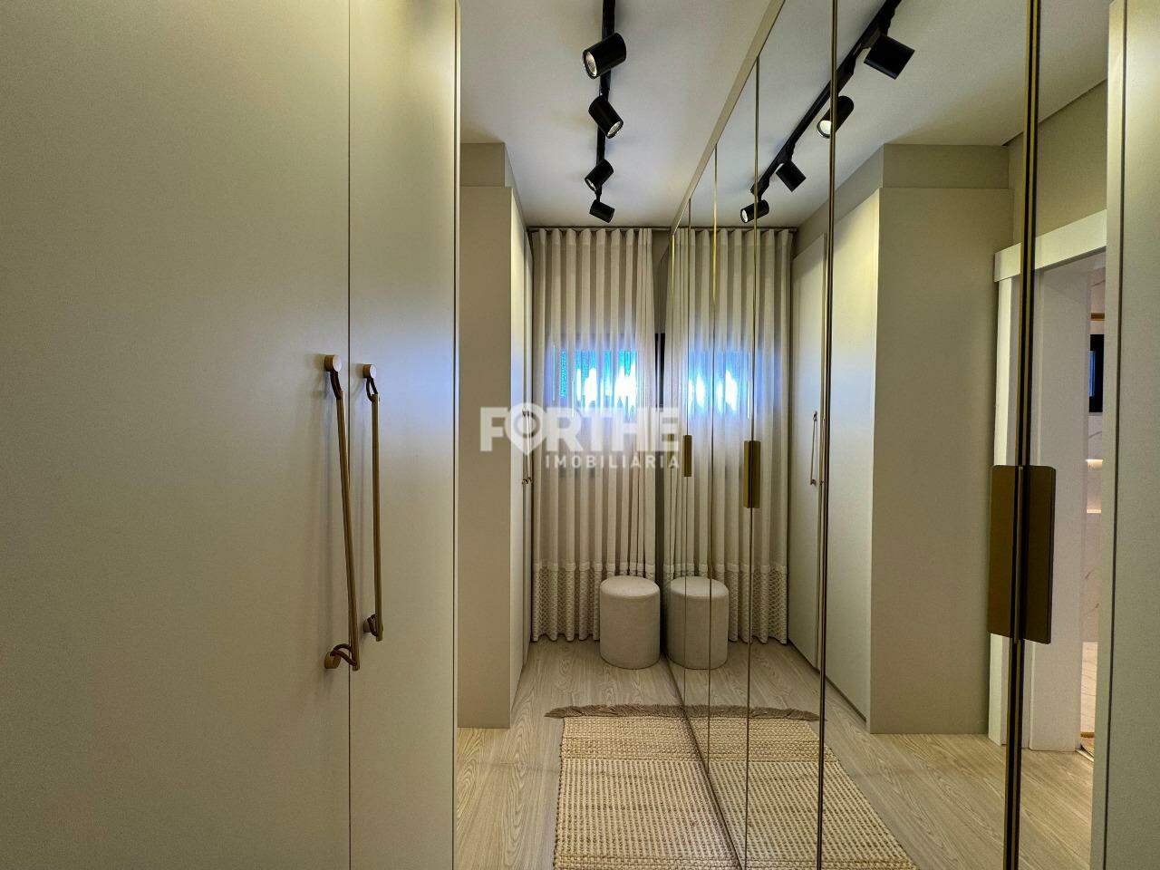 Sobrado em condomínio à venda no FAG: 